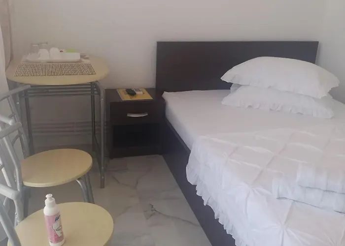 De Inchiriat Darius 16 , 2 公寓 艾福雷诺德