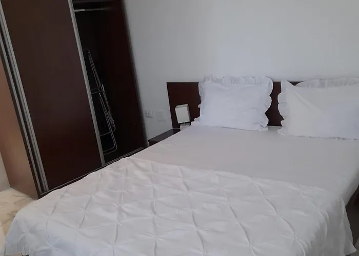 De Inchiriat Darius 16 , 2 *